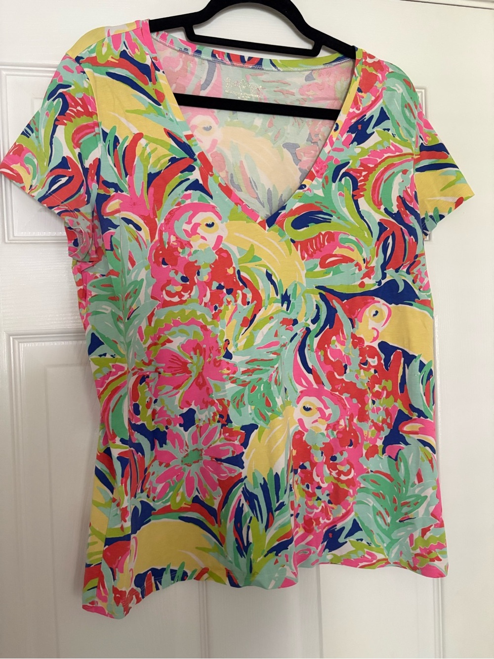 Lilly Pulitzer Michele V-neck in “Casa Banana” print